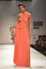 Model walk the ramp for Malini Ramani Show at Wills Lifestyle India Fashion Week 2012 day 4 on 9th Oct 2012 (38).JPG